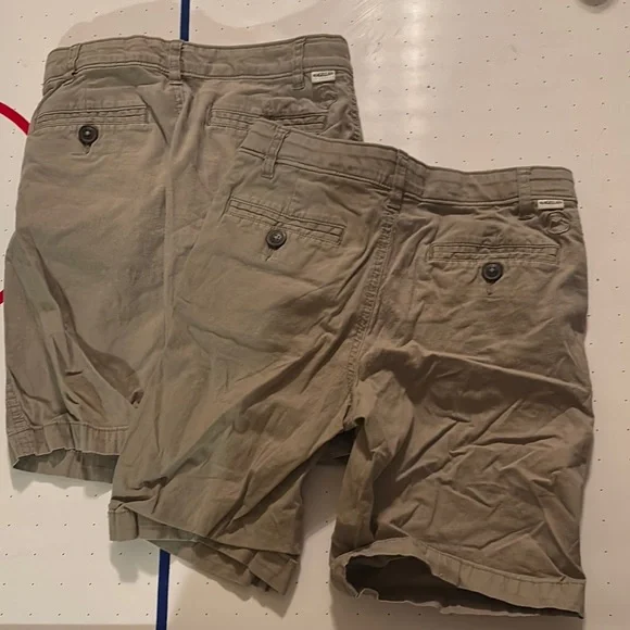 Magellan Outdoors Kids' Tan Cargo Shorts Bundle Boys Size 10 Used - Picture 4 of 4